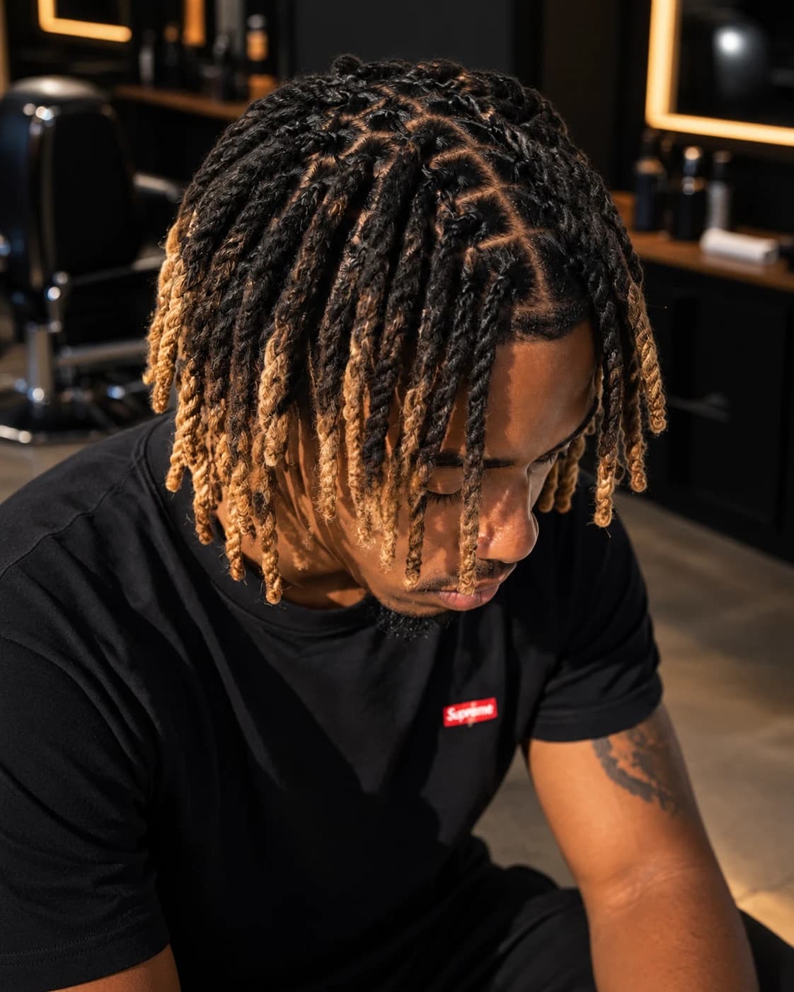 Dreads finalizados com as pontas loiras na Fox do Corte